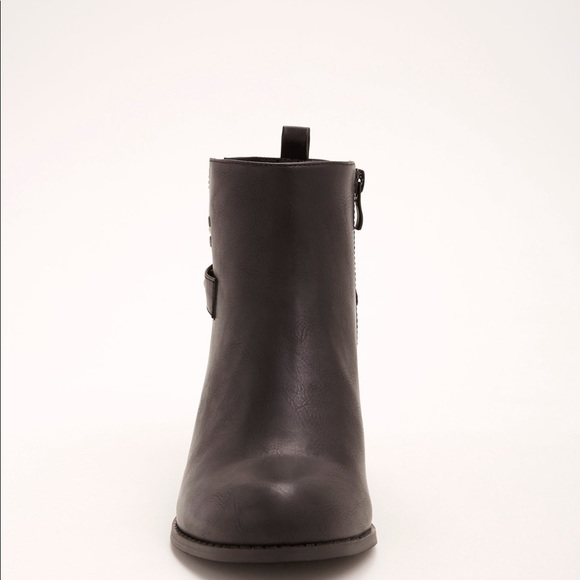 Black heeled boots - Picture 6 of 6